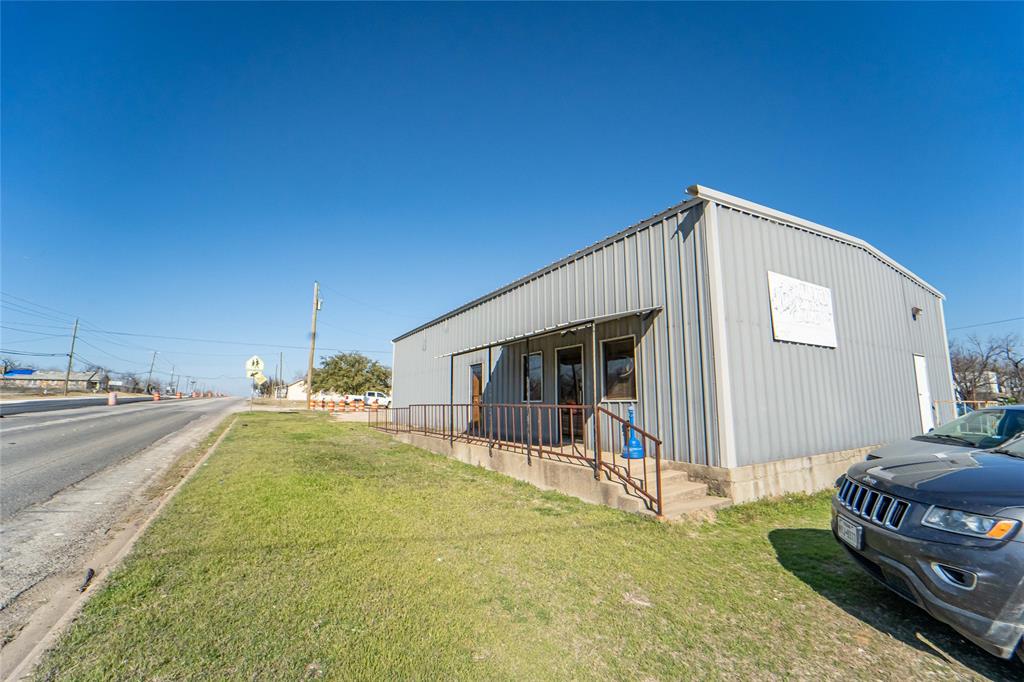 1108 N Breckenridge Avenue - Photo 1