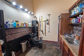 1108 N Breckenridge Avenue - Photo 38