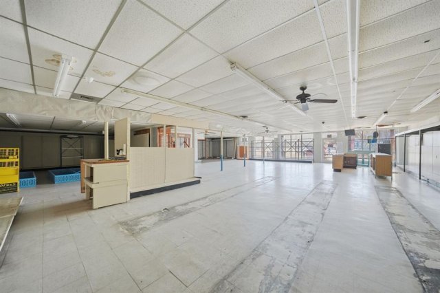 233 N Hampton Road