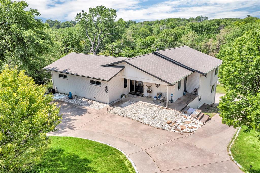 110 Vanshire Road W - Photo 1