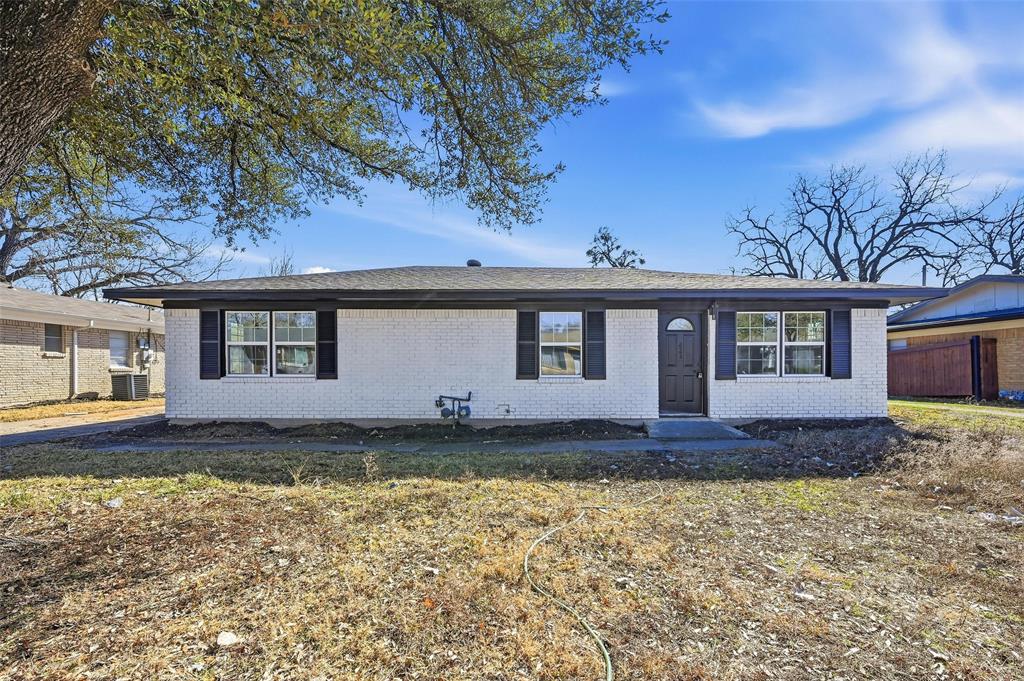 421 Cherry Drive - Photo 1