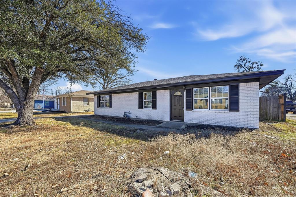 421 Cherry Drive - Photo 2