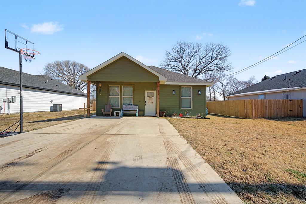 223 Harris Boulevard - Photo 3