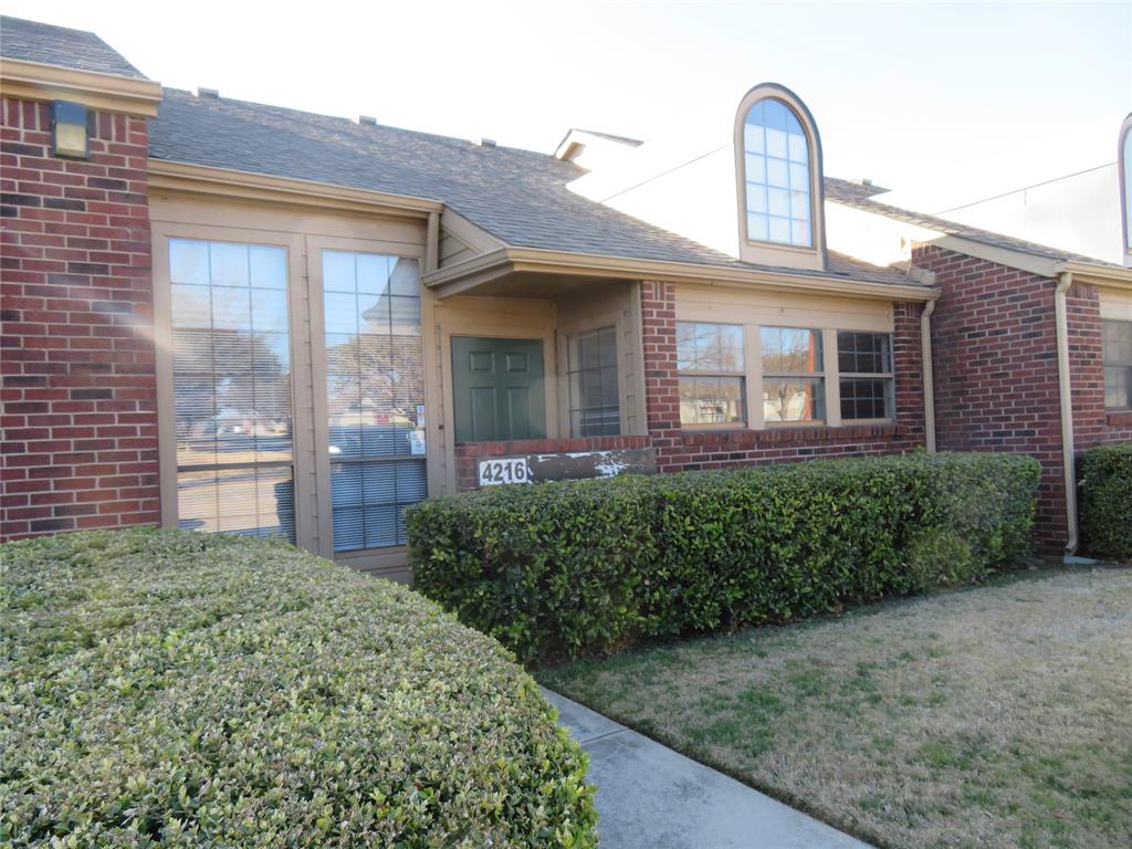 4216 N Interstate 35 - Photo 2