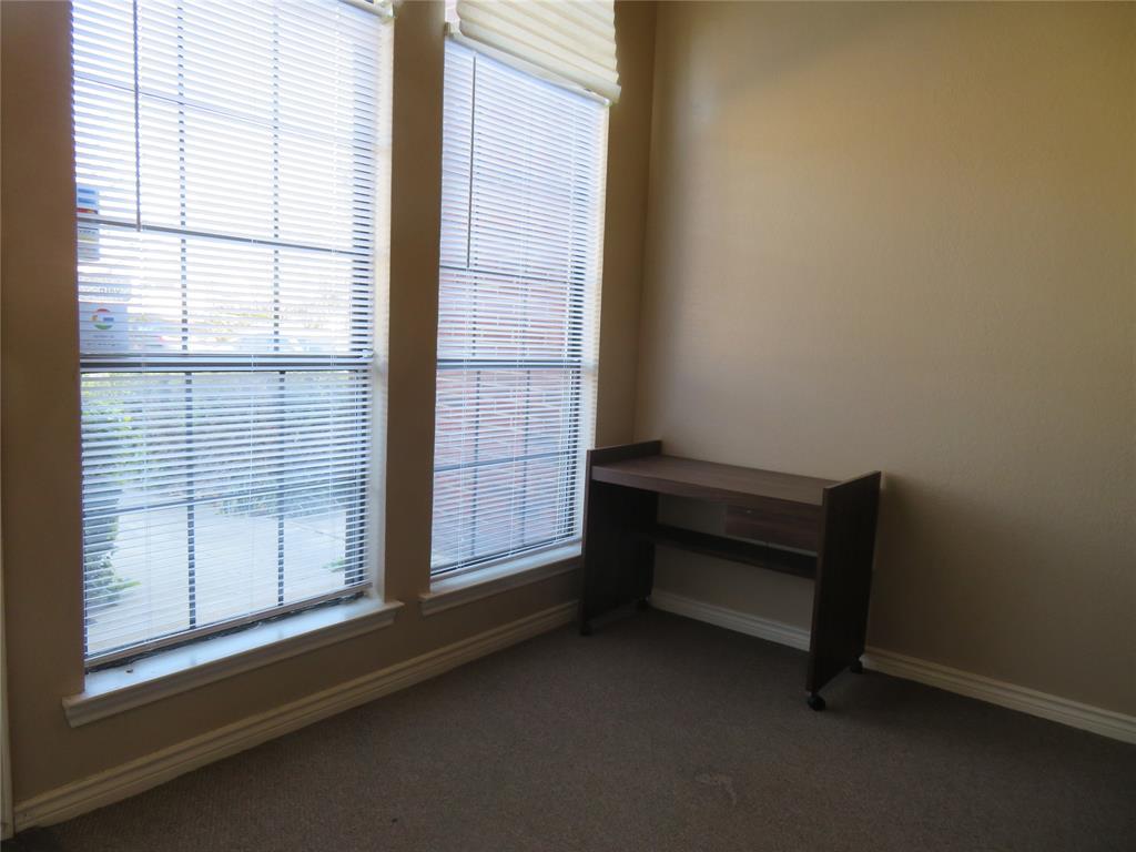 4216 N Interstate 35 - Photo 3