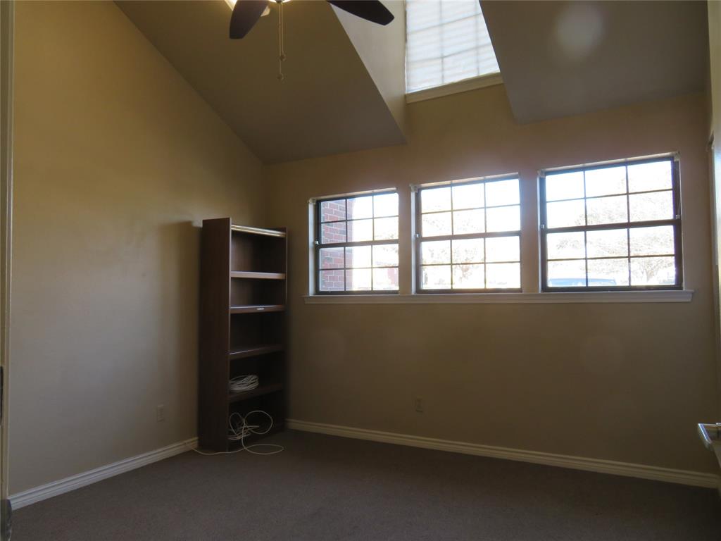 4216 N Interstate 35 - Photo 6
