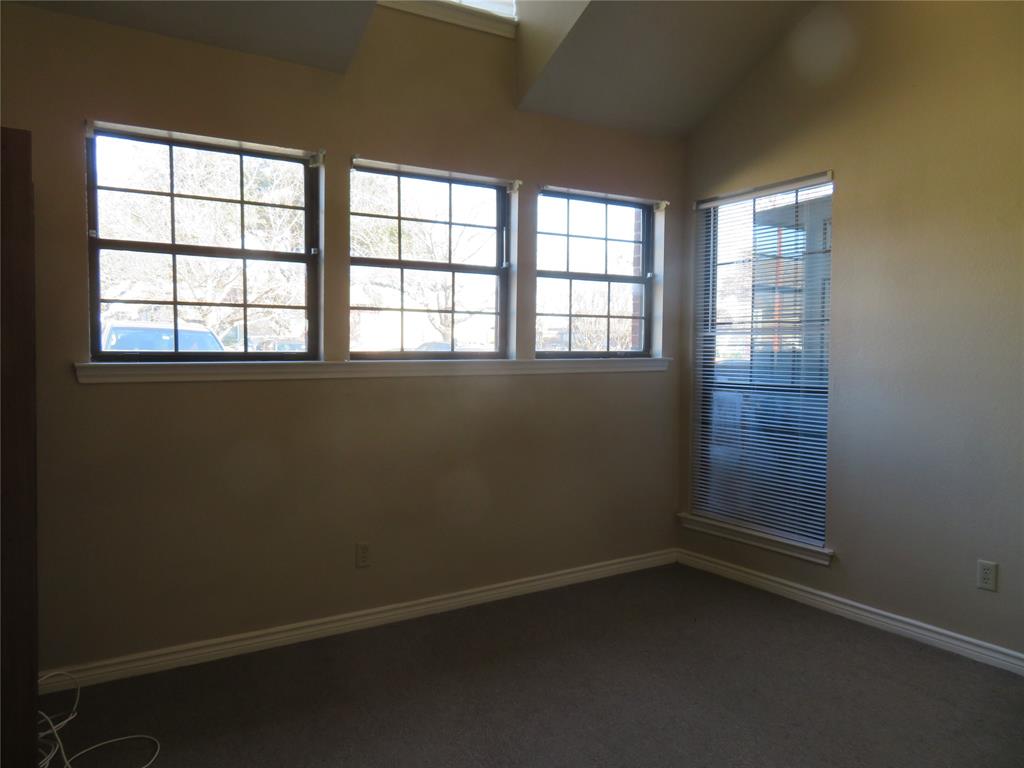 4216 N Interstate 35 - Photo 7
