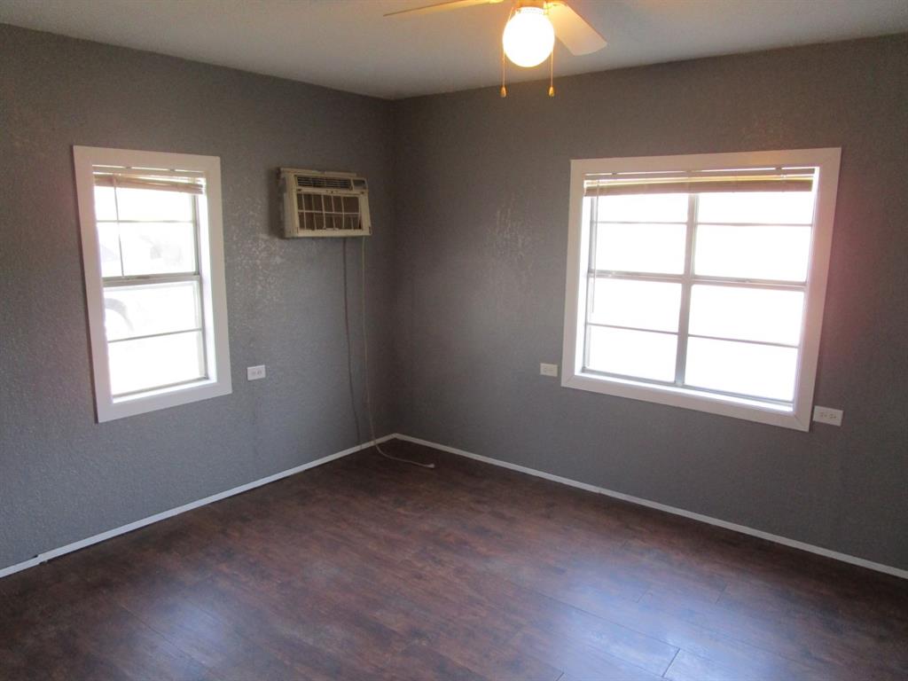 905 Wallis Avenue - Photo 16