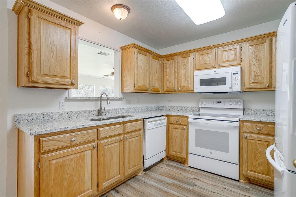1451 Lakeside Trail - Photo 25