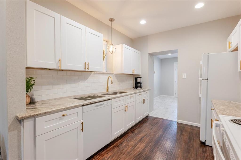 1302 NW 3rd Avenue - Photo 1