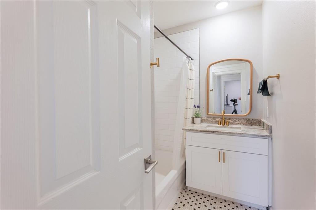 1302 NW 3rd Avenue - Photo 9