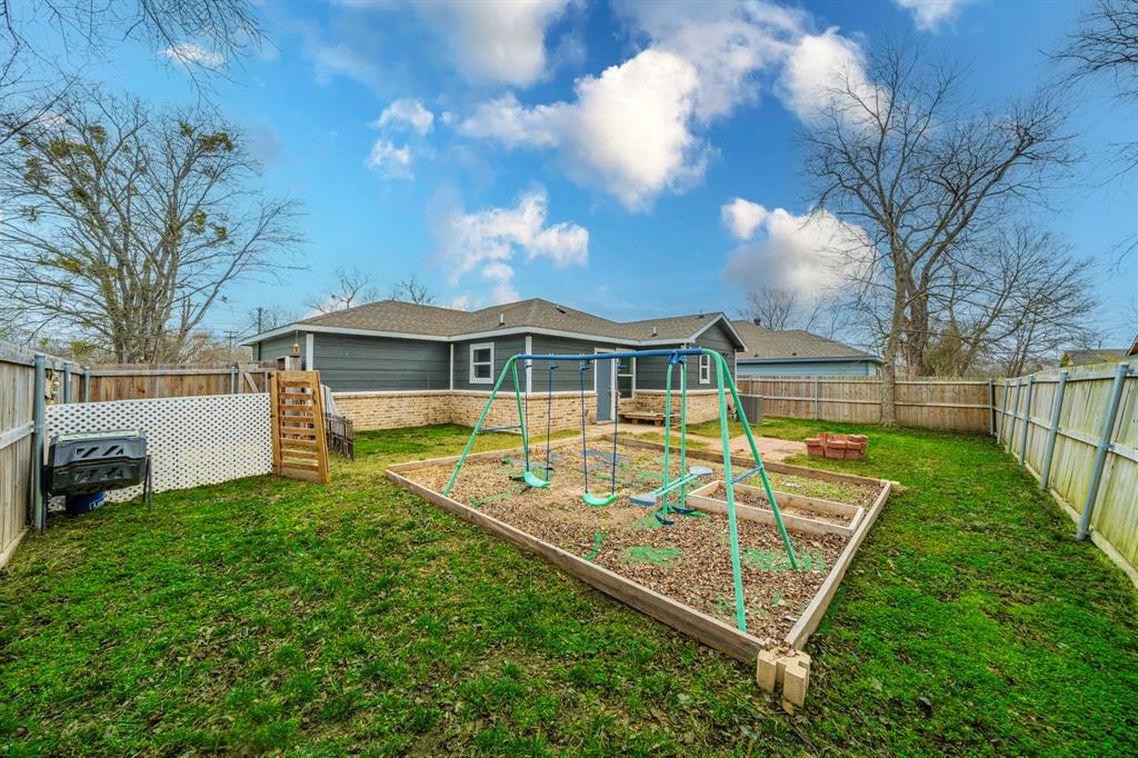 813 Jones Street - Photo 23