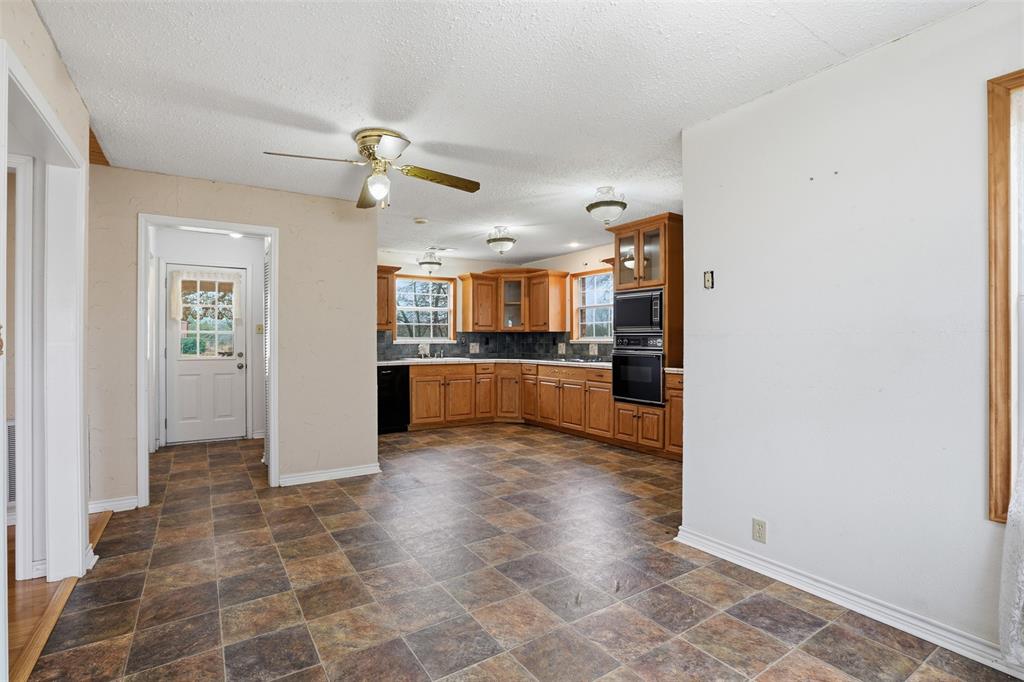 2411 Fm 1564 W - Photo 15