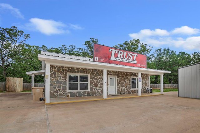 20921 US Highway 69 S