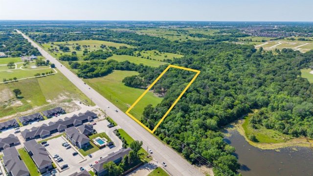 5.2 acres FM 1570
