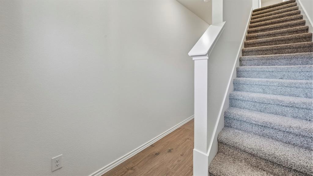 221 Tall Cedar Way - Photo 32