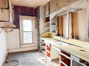 306 W 3rd Street - Photo 11