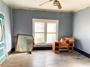 306 W 3rd Street - Photo 15
