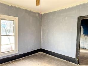 306 W 3rd Street - Photo 16