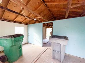 306 W 3rd Street - Photo 30