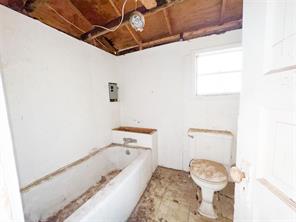 306 W 3rd Street - Photo 32