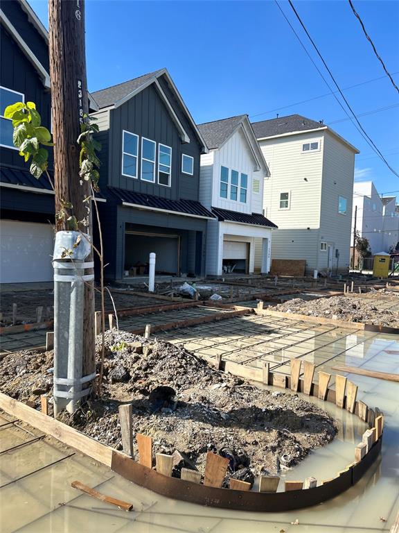 2406 Delano Street - Photo 4