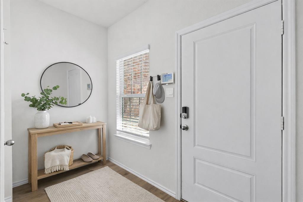 809 Trough Street - Photo 2