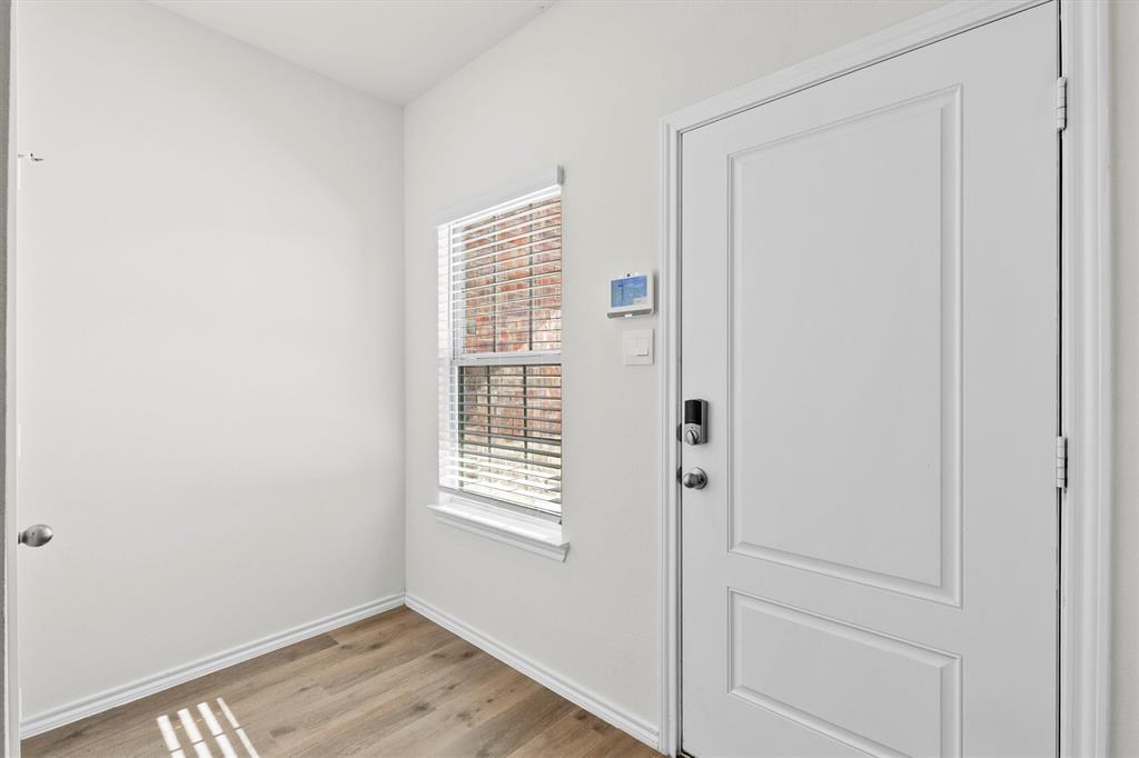 809 Trough Street - Photo 3