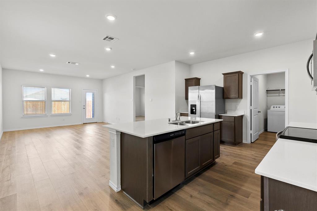 809 Trough Street - Photo 4