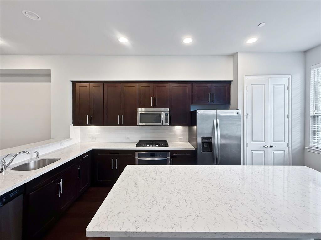 573 W Royal Lane - Photo 12