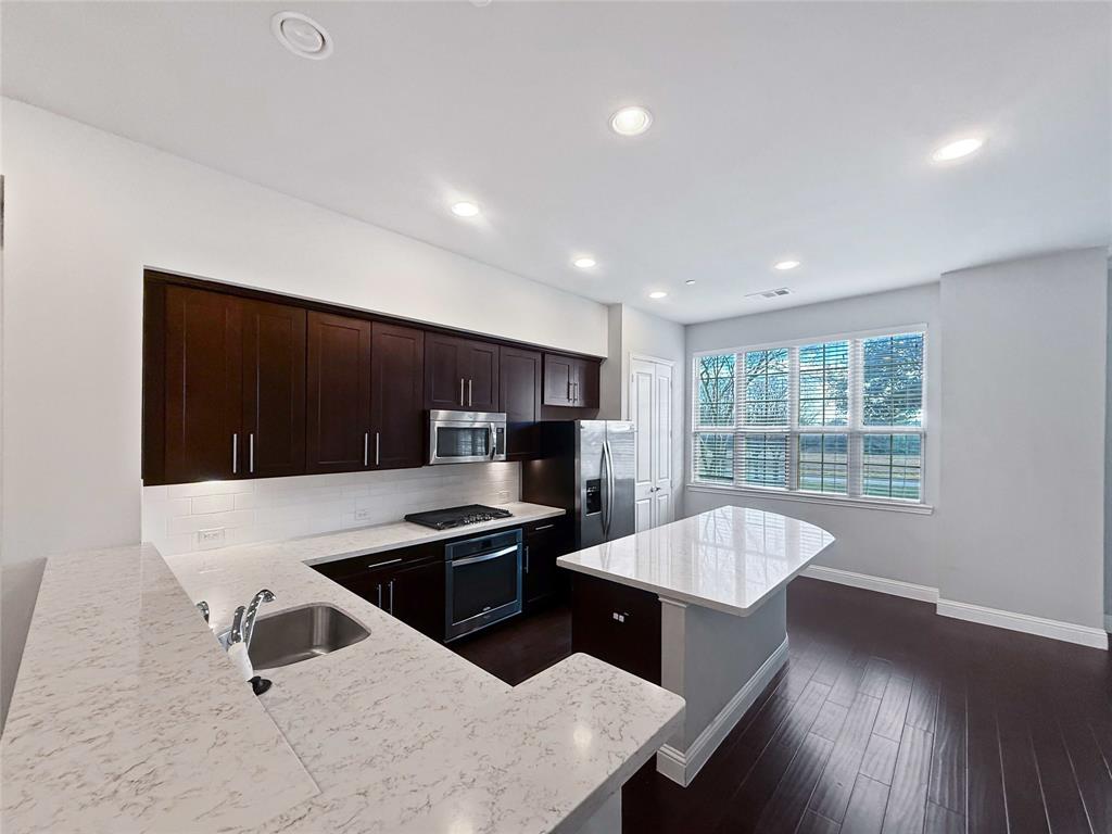 573 W Royal Lane - Photo 13