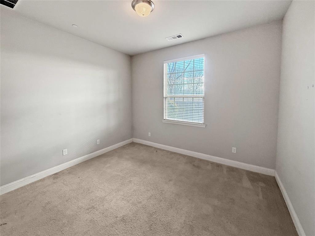 573 W Royal Lane - Photo 16