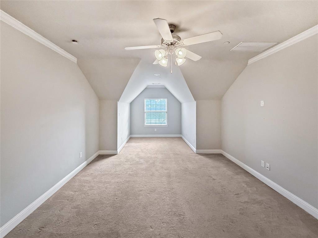 573 W Royal Lane - Photo 18