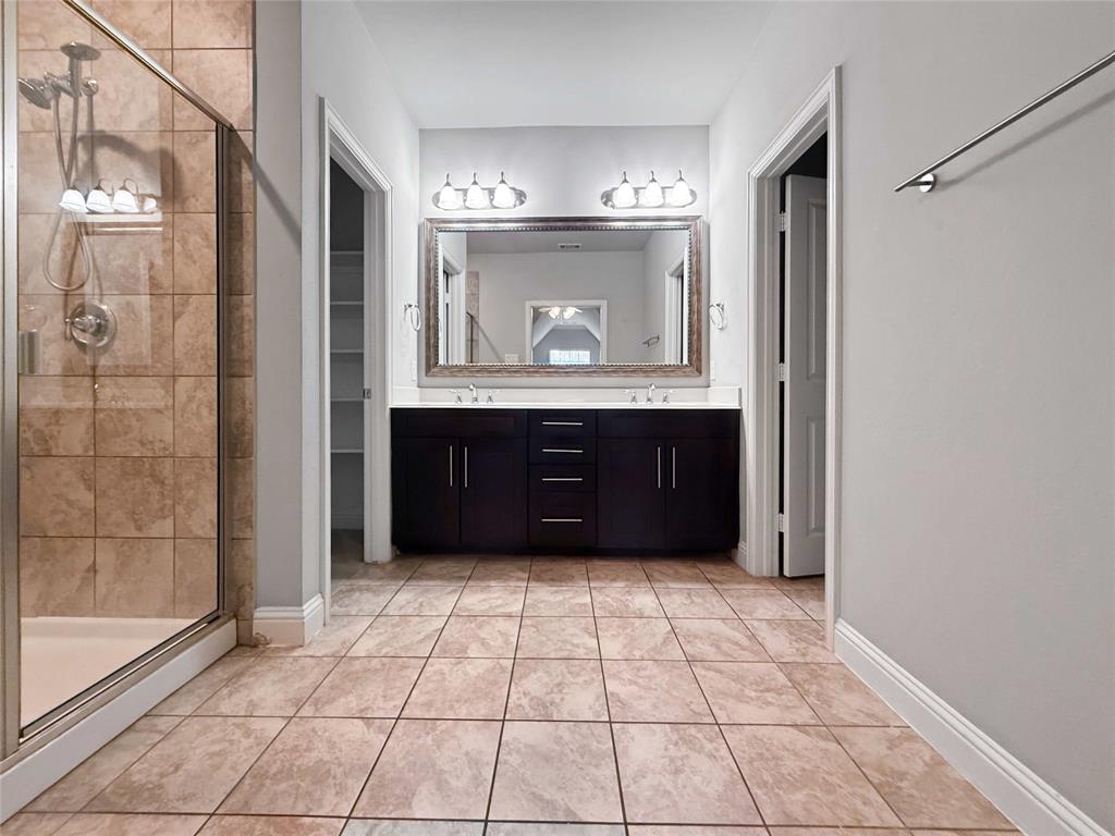 573 W Royal Lane - Photo 20