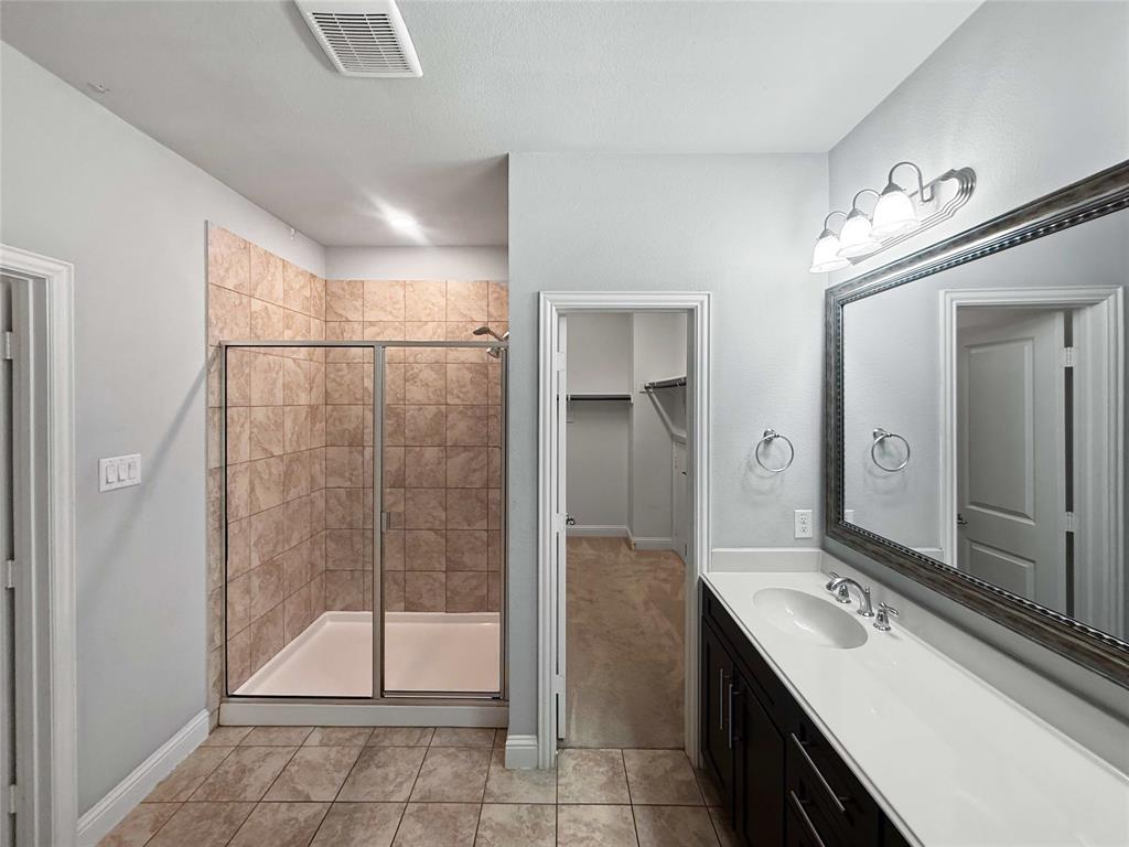 573 W Royal Lane - Photo 22