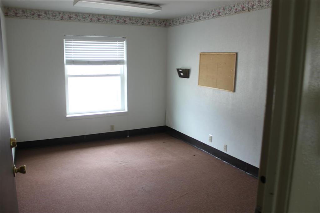 401 W Moss Street - Photo 11