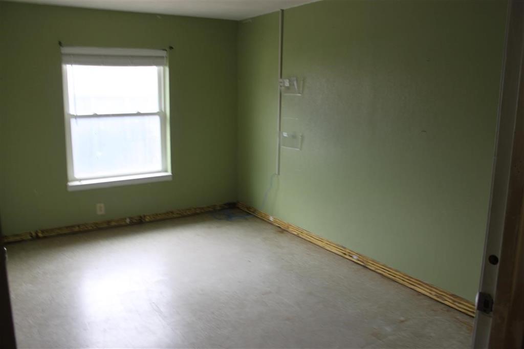 401 W Moss Street - Photo 12
