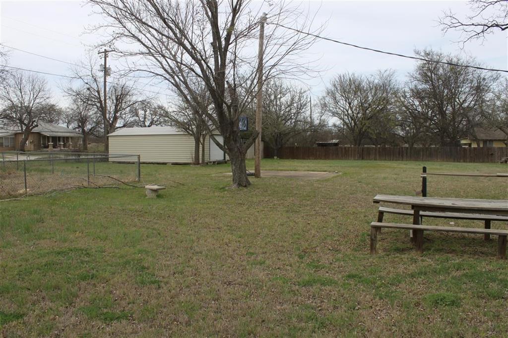 401 W Moss Street - Photo 15