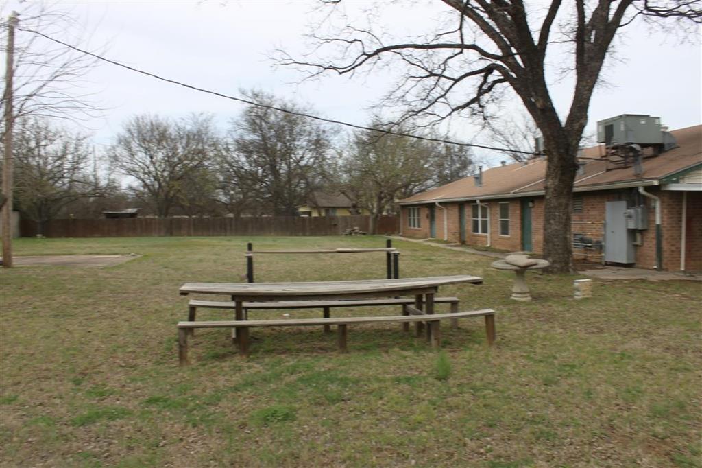 401 W Moss Street - Photo 16