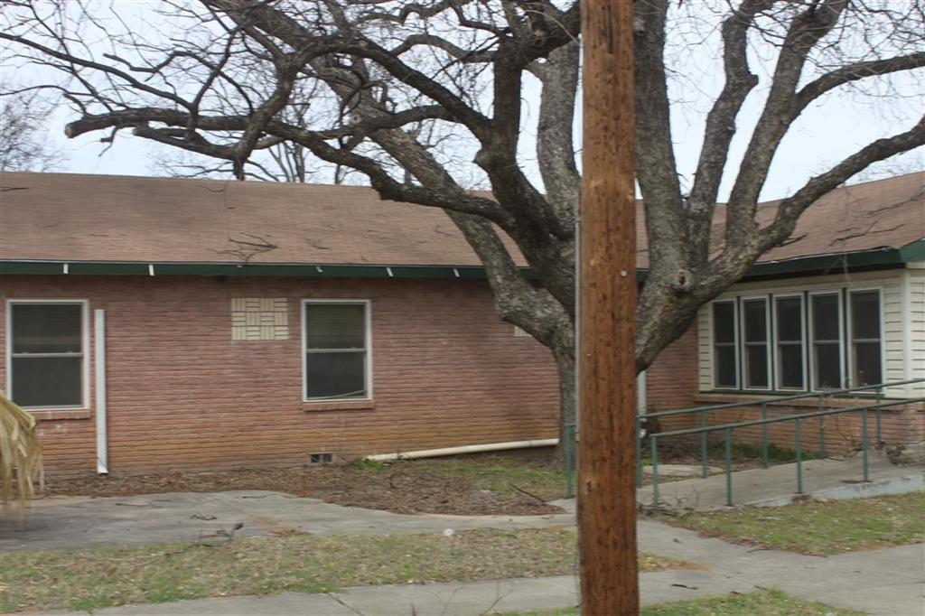 401 W Moss Street - Photo 21