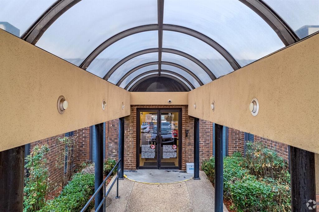1701 N Hampton Road - Photo 5