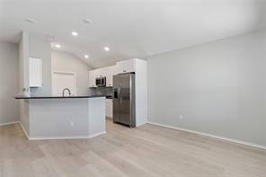 913 E 3RD Street - Photo 5