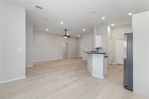 913 E 3RD Street - Photo 6