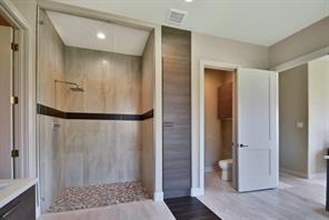 404 Mckinley Street - Photo 4