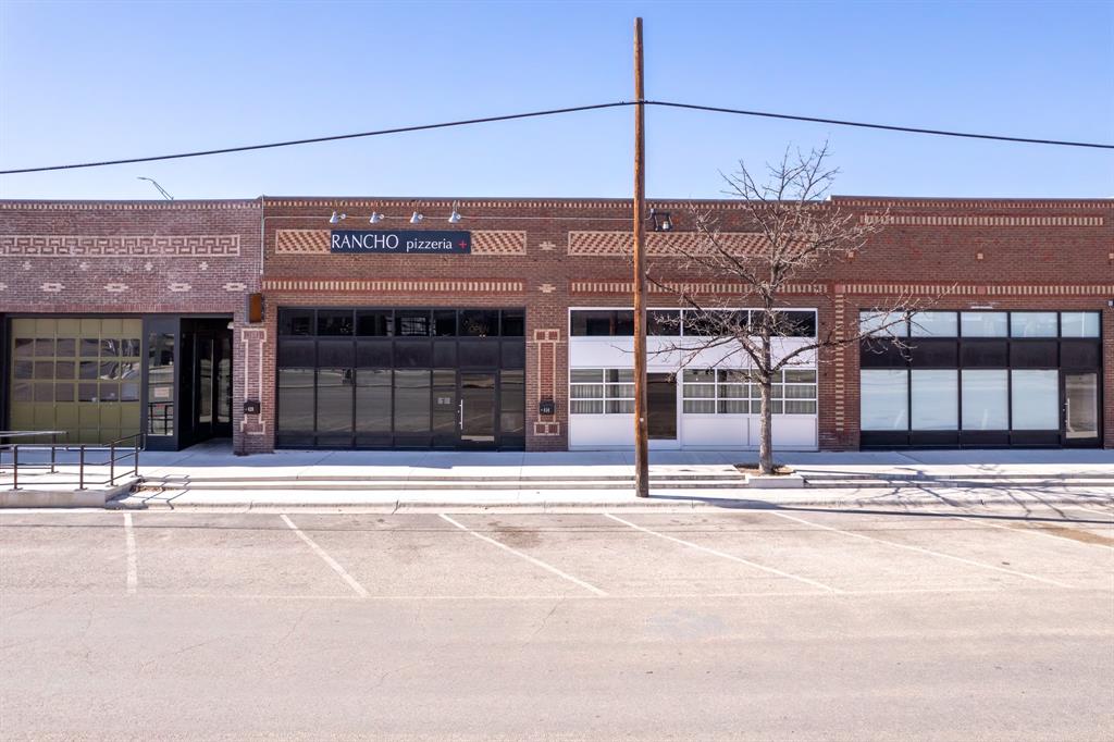 414 S Commerical Avenue - Photo 1