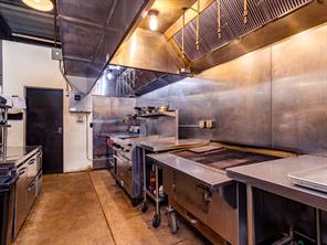 414 S Commerical Avenue - Photo 32
