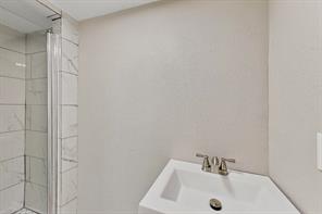 3112 Red River Street - Photo 26