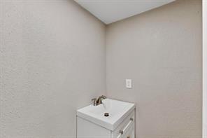 3112 Red River Street - Photo 28