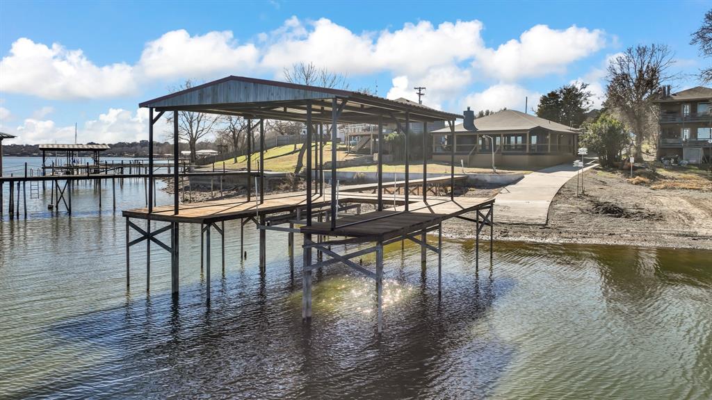1004 W Lake Drive - Photo 1