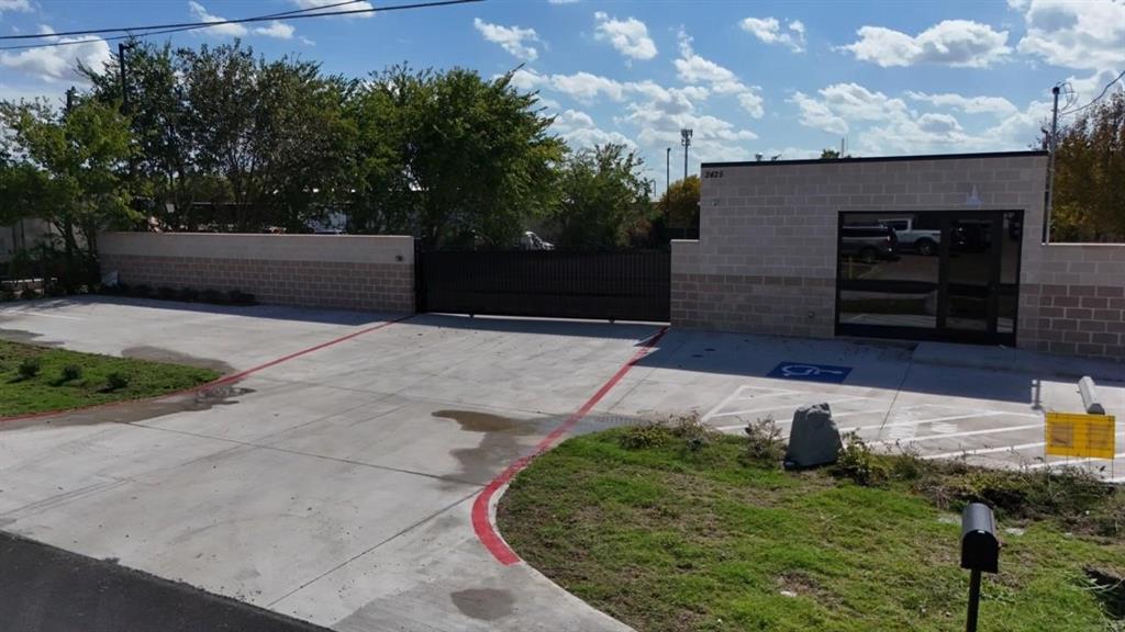 2425 Edinburgh Street - Photo 1